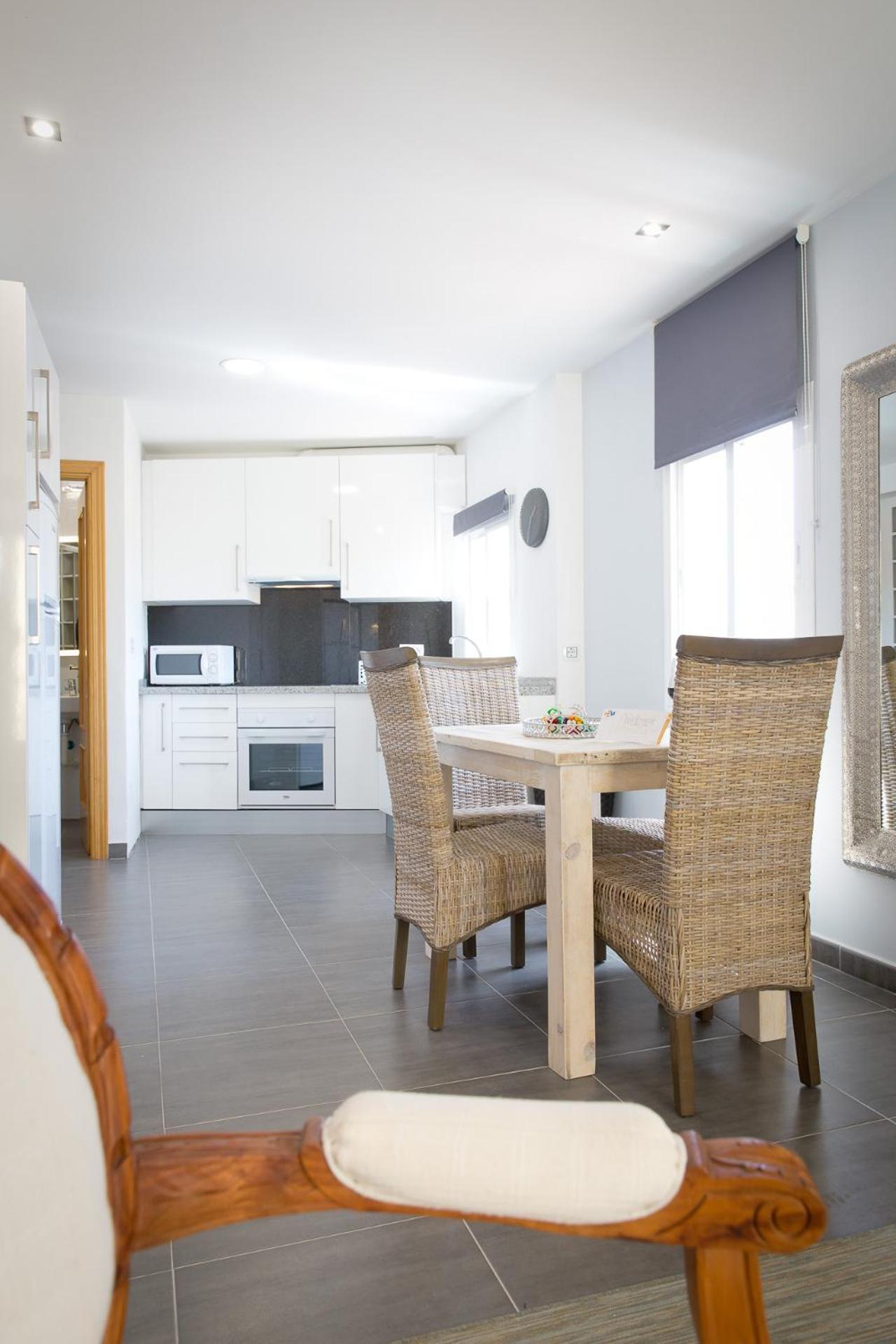 Appartement Holidays2malaga Dos Aceras In Old Town & High Speed Wifi Málaga