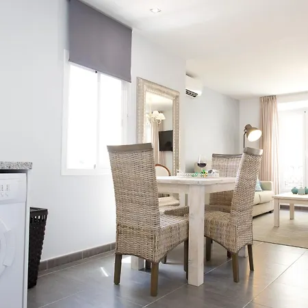 Holidays2Malaga Dos Aceras In Old Town & High Speed Wifi Exterior photo