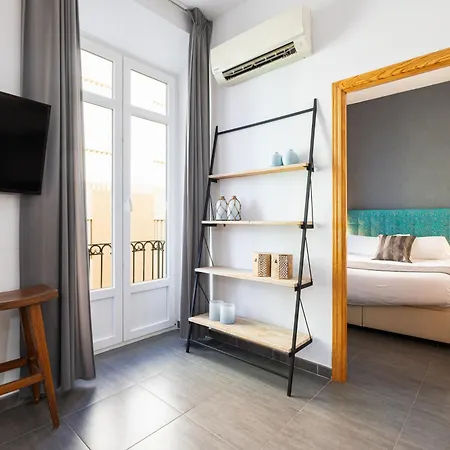 Holidays2Malaga Dos Aceras In Old Town & High Speed Wifi Exterior photo