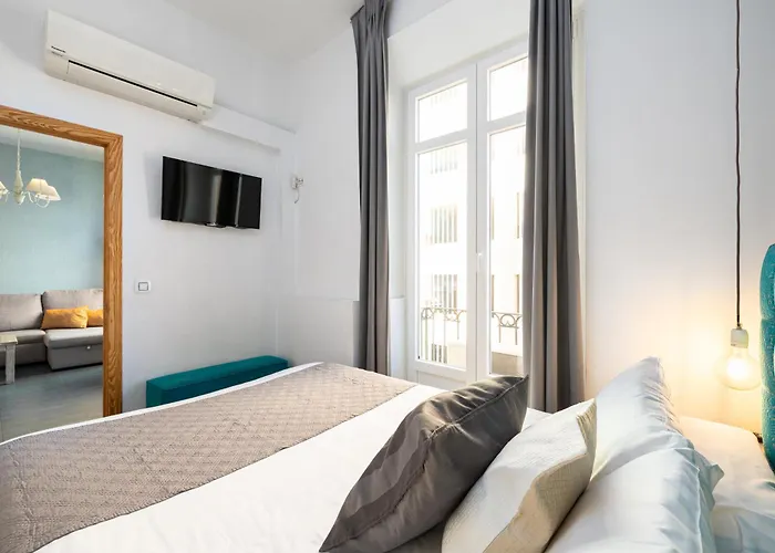 Holidays2Malaga Dos Aceras In Old Town & High Speed Wifi