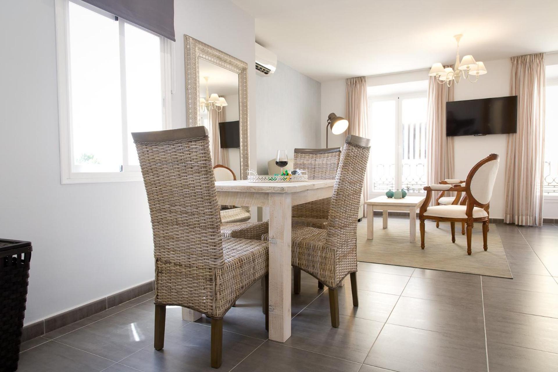 Appartement Holidays2malaga Dos Aceras In Old Town & High Speed Wifi *