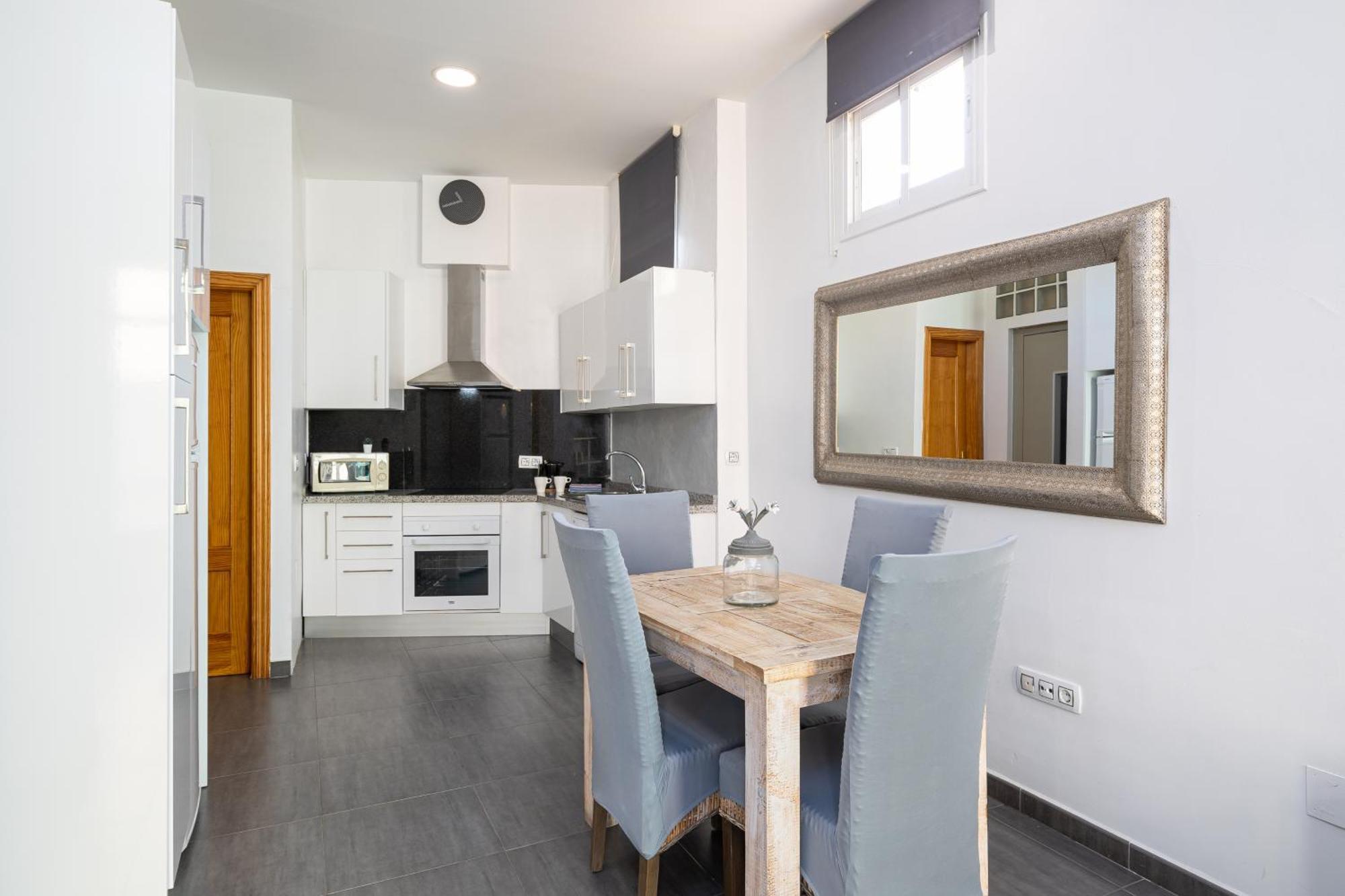 Holidays2malaga Dos Aceras In Old Town & High Speed Wifi * Màlaga